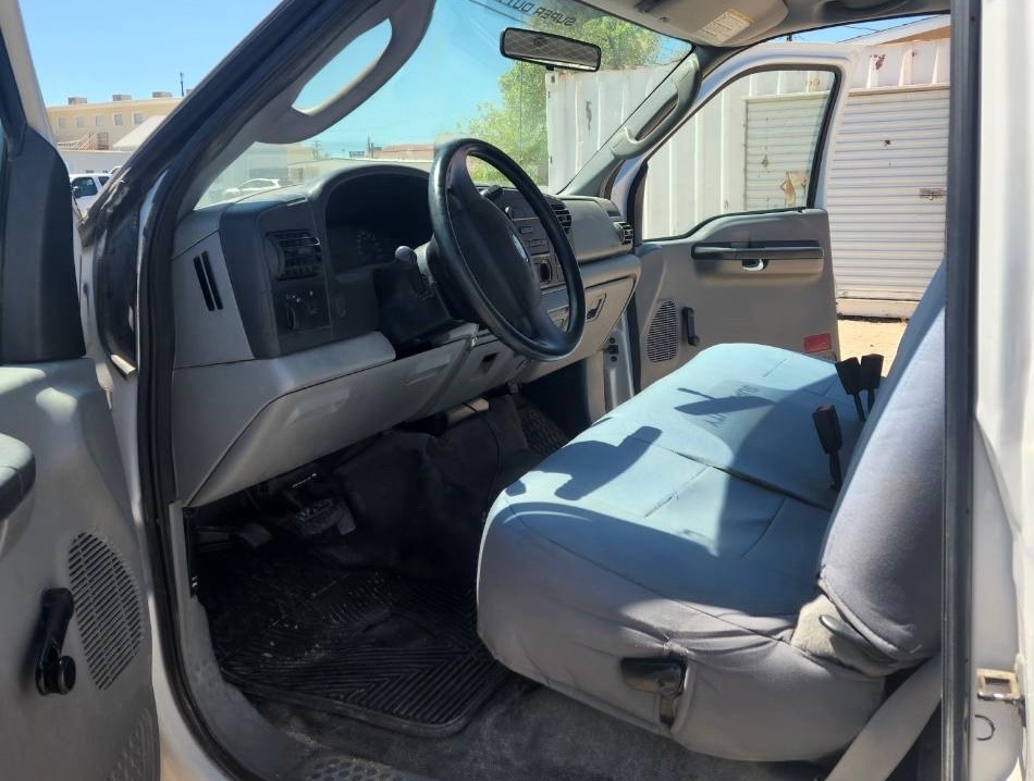 2006 FORD F-450 XL SUPER DUTY UTILITY - Image 5